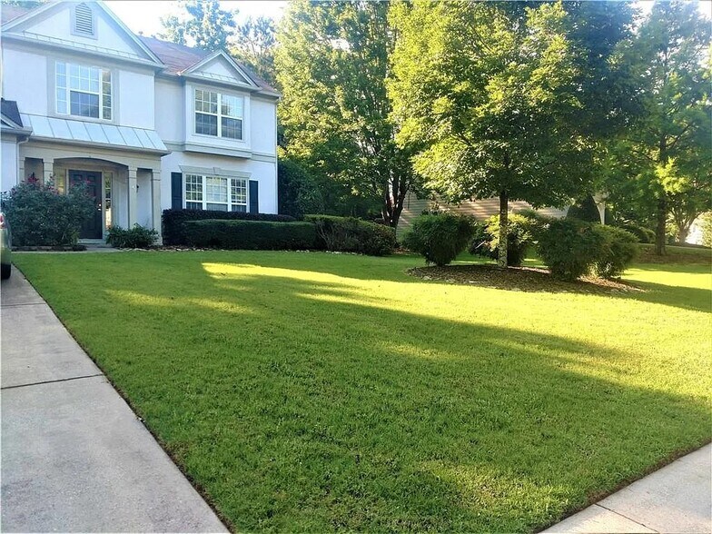 Building Photo - 7320 Brassfield Dr