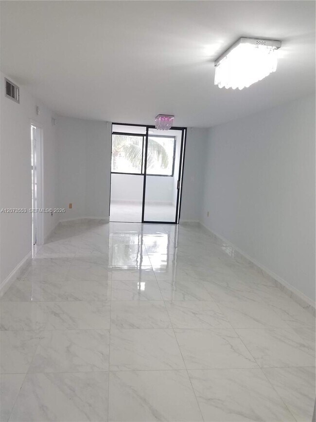 Building Photo - 6937 Bay Dr