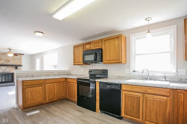 Building Photo - 8715 Timberwood Dr