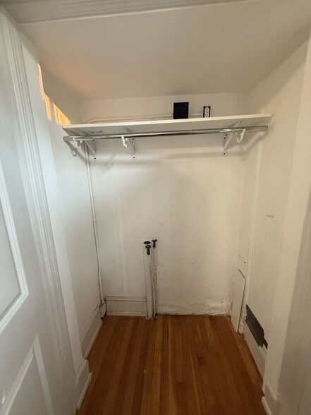 Building Photo - 2068 Walton Wy