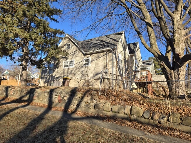 Building Photo - 2203 15th Ave