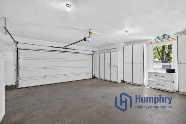 Building Photo - Beautiful home in Eagle near Eagle Hills Golf Course
