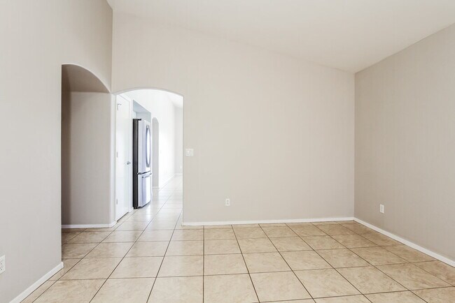 Building Photo - 13117 N El Frio St