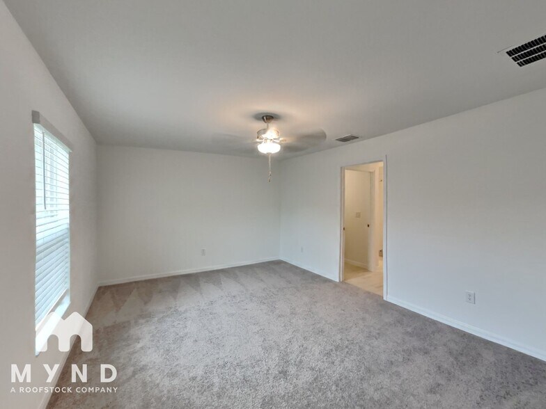 Building Photo - 35099 Ackley Trce