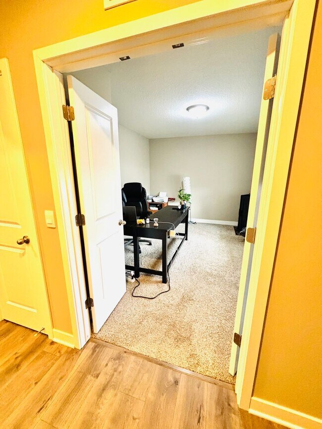 Building Photo - Amazing updated 4 bed house in Lakeville!
