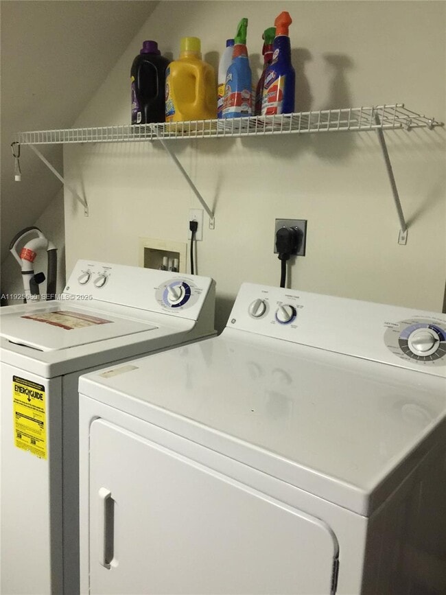 Building Photo - 8940 NE 8th Ave