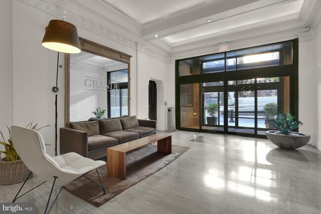 Building Photo - 111 S 15th St