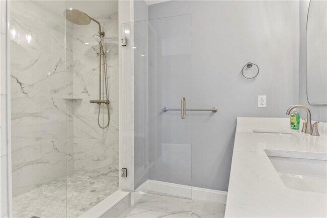 Building Photo - 95 Honeysuckle Rd