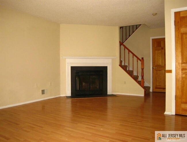 Building Photo - 110 Albury Way