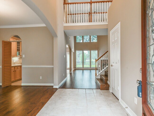 Building Photo - FORE Bedrooms in Del Lago!