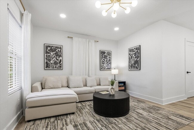 Building Photo - 643 W 8th Ave