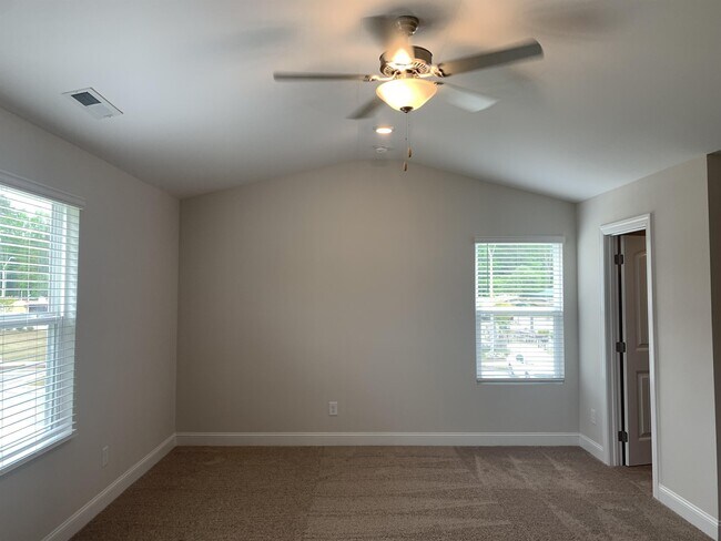 Building Photo - 6927 Eddy Point Ln