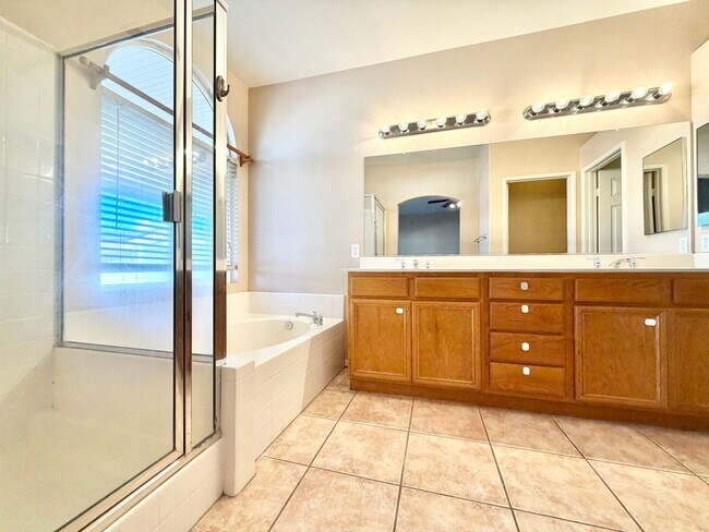 Building Photo - Wonderful 4 bedroom Single Story Murrieta Home (COMING SOON)
