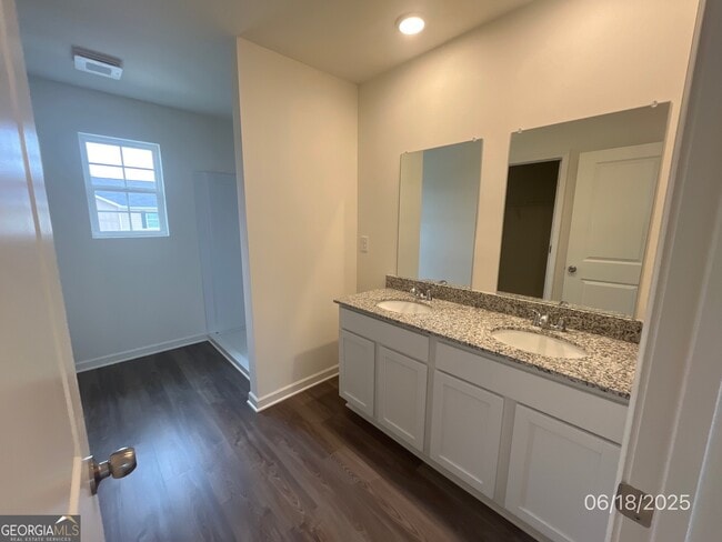 Building Photo - 105 Douglas Fir Dr
