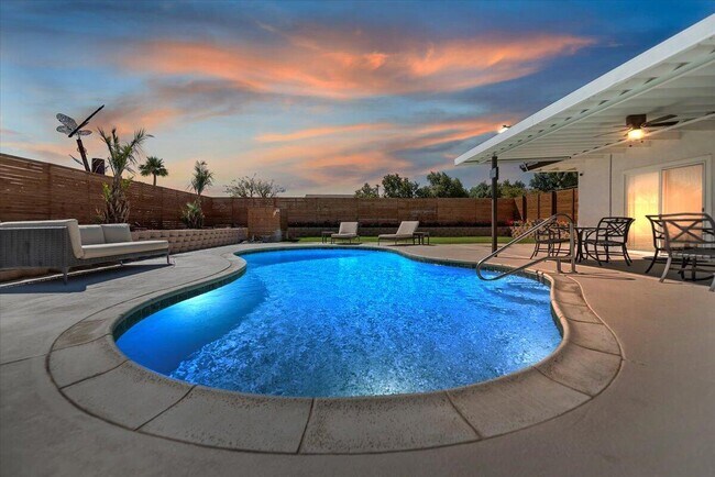 Building Photo - 32300 Shadow Mountain Ln