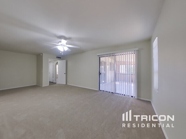 Building Photo - 8921 W Echo Ln