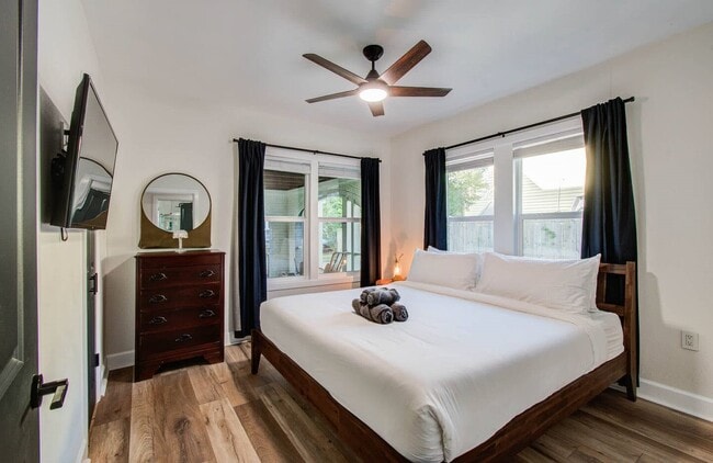 Building Photo - 5312 Jefferson St