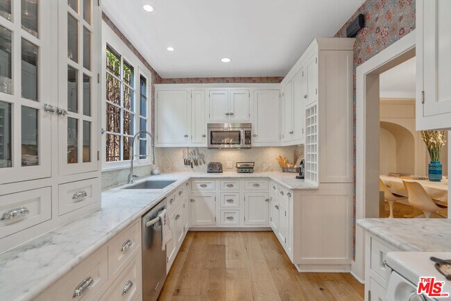 Building Photo - 809 S Muirfield Rd