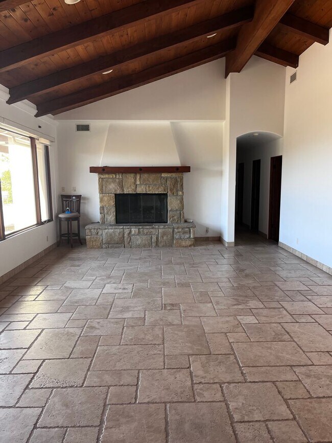 Building Photo - Montecito Property with a View and a Pool ...