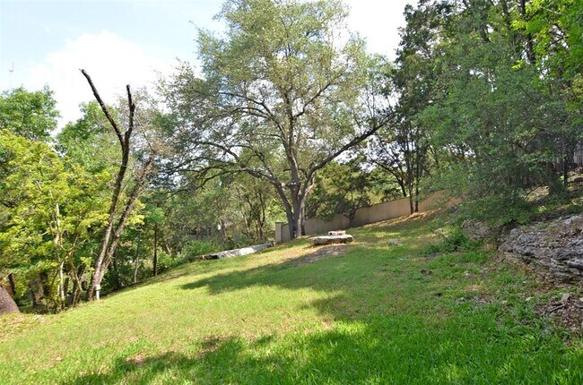 Building Photo - 4714 David Thomas Rd