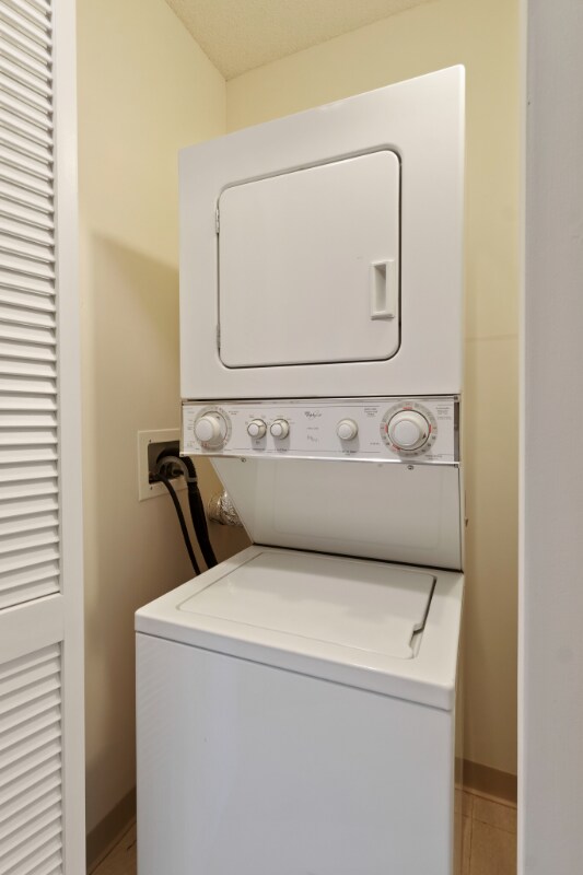 Building Photo - 350 N Desplaines St