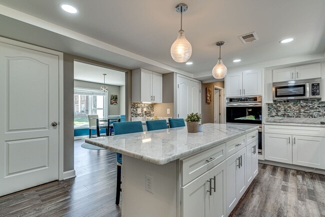 Building Photo - Beautiful 5 Bedroom Home in Clinton MD