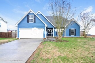 Building Photo - 4 Bedroom Pet-Friendly Home in Murfreesbor...