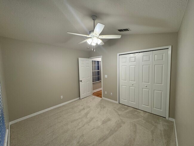 Building Photo - 322 Halstead Dr