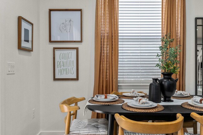 Building Photo - 1978 Majorca Dr