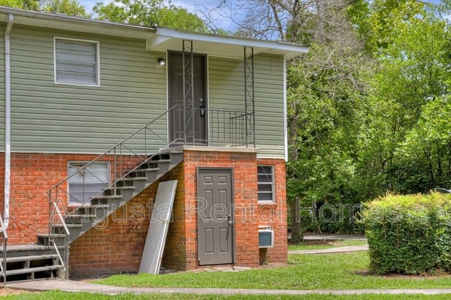 Building Photo - 320a Verdery Dr