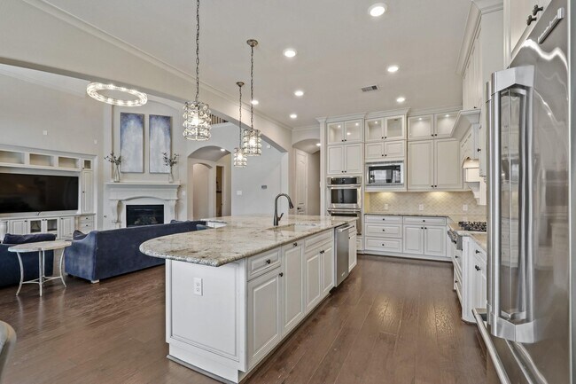 Building Photo - 5730 Balcones Ridge Ln