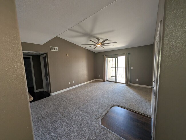 Building Photo - 8000 W Badura Ave