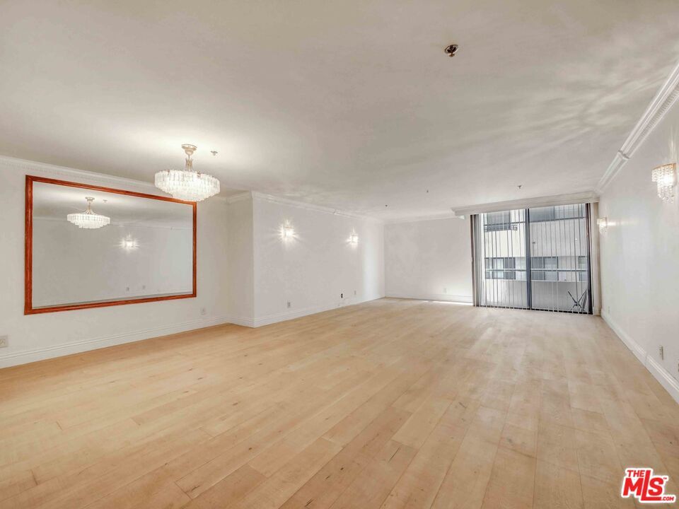 Building Photo - 10660 Wilshire Blvd