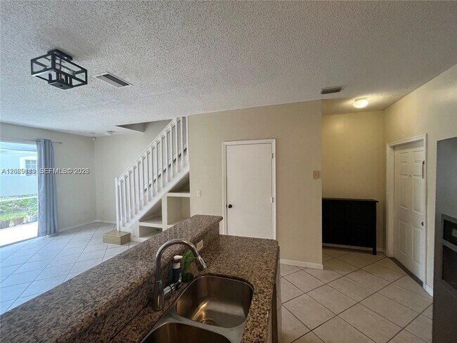 Building Photo - 3905 San Simeon Ln