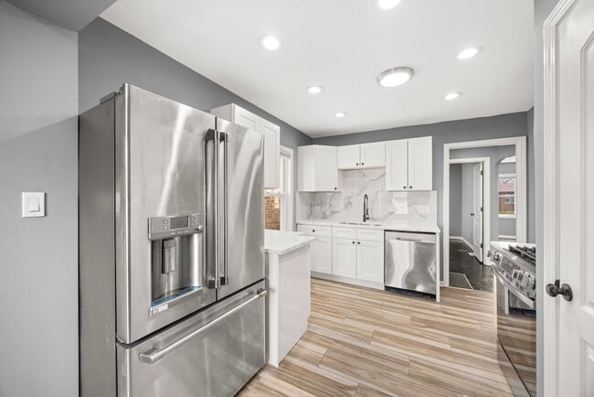 Building Photo - 9740 S Prairie Ave