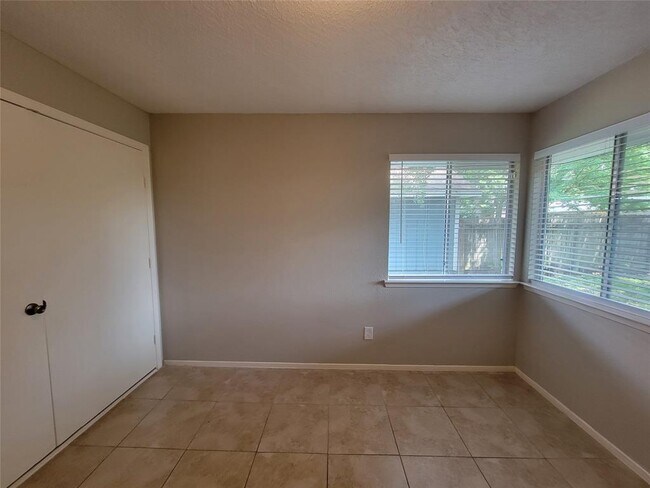 Building Photo - 23242 Prairie Bird Dr