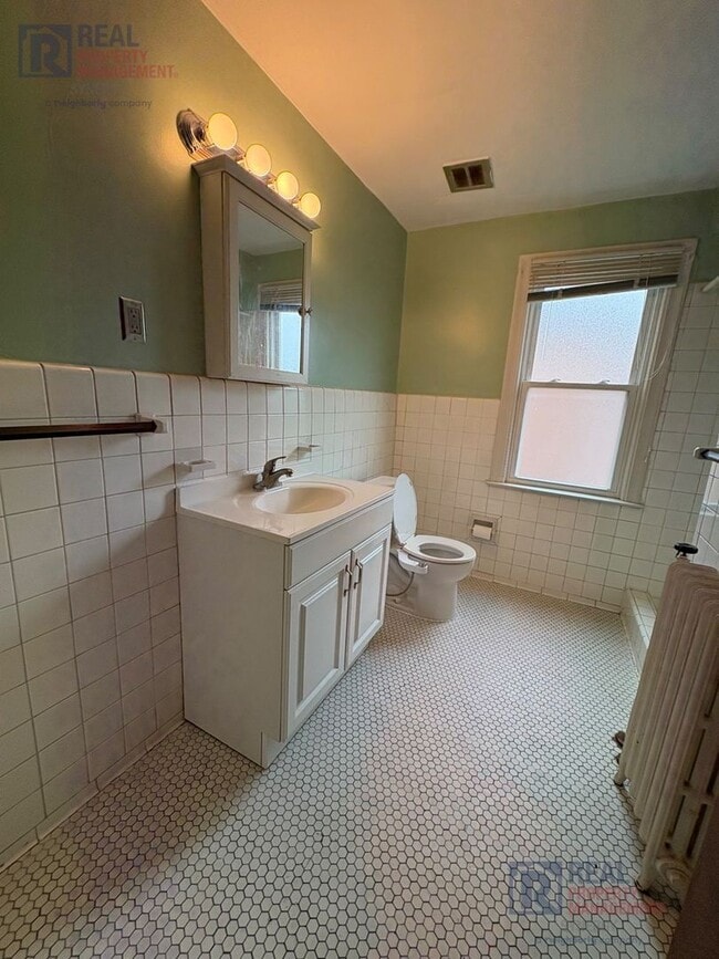 Building Photo - 3355 Elizabeth Dr