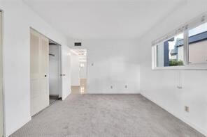 Building Photo - 7897 Golf Cir Dr