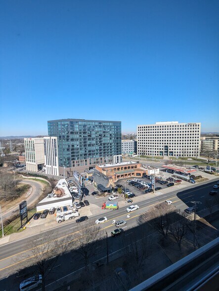 Building Photo - 3415 West End Ave