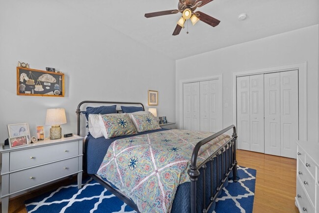 Building Photo - Amazing Garden-Style Condo Available NOW! ...