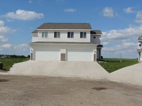 Building Photo - 814 Nighthawk Dr