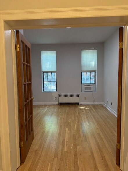 Primary Photo - 330 6th Ave
