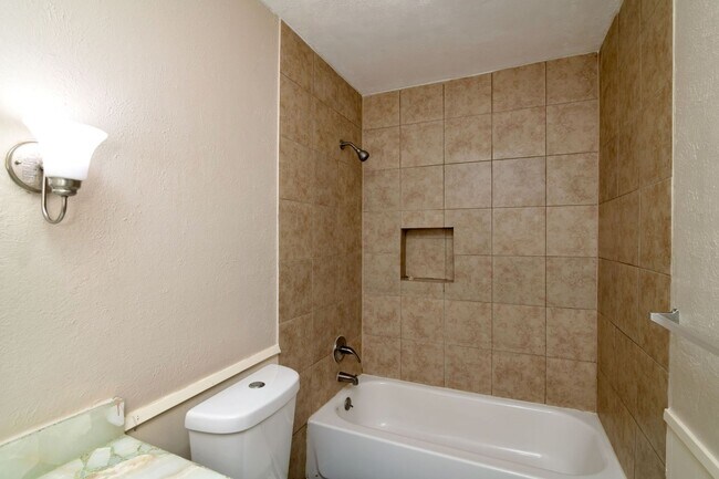Building Photo - 5302 Wonder Dr