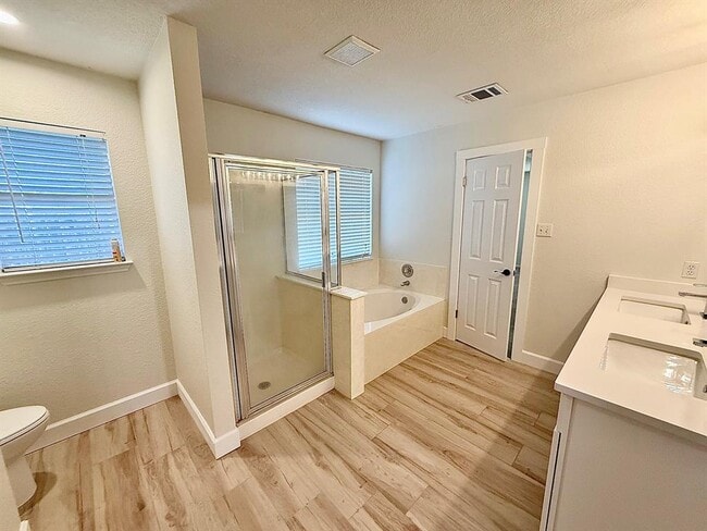 Building Photo - 133 Paige Bend