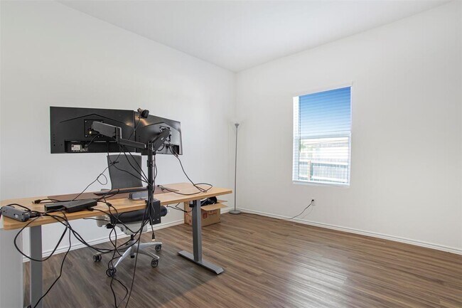 Building Photo - 1509 Brueggerhoff Rd