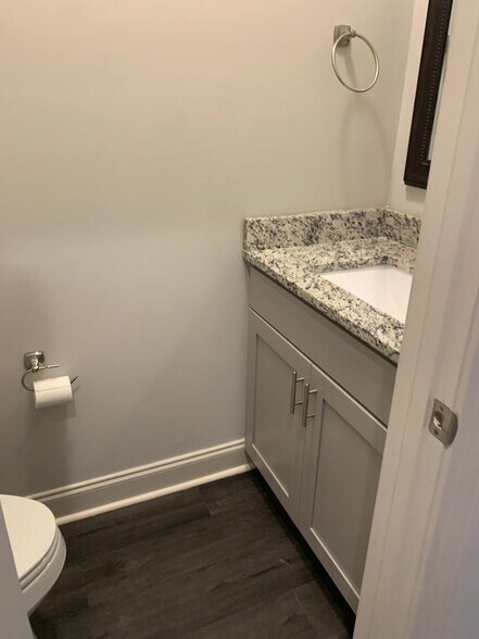 Building Photo - Pristine 3 Bedroom Unit at Eagle Ridge Tow...