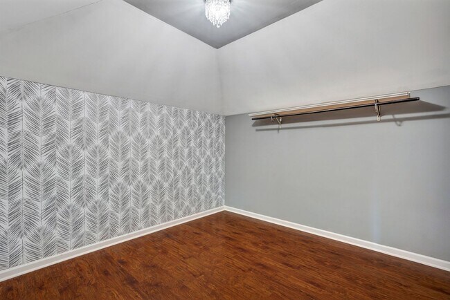 Building Photo - Richmond Hill Beauty: 4-Bedroom Home with Stunning Lagoon Views!