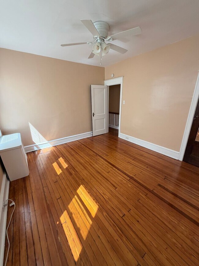 Building Photo - Spacious 3 Bedroom Home – Backyard + Porch Included!