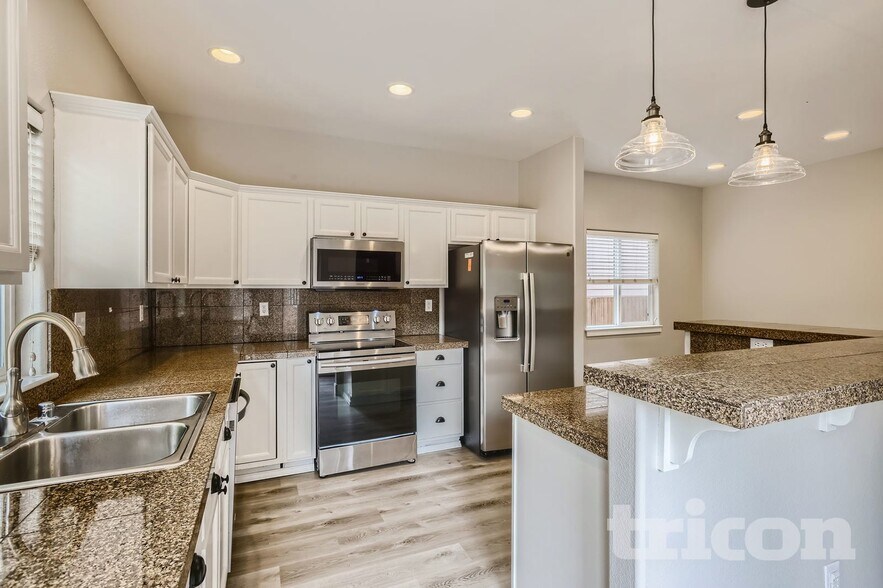 Building Photo - 11805 1st Pl SE