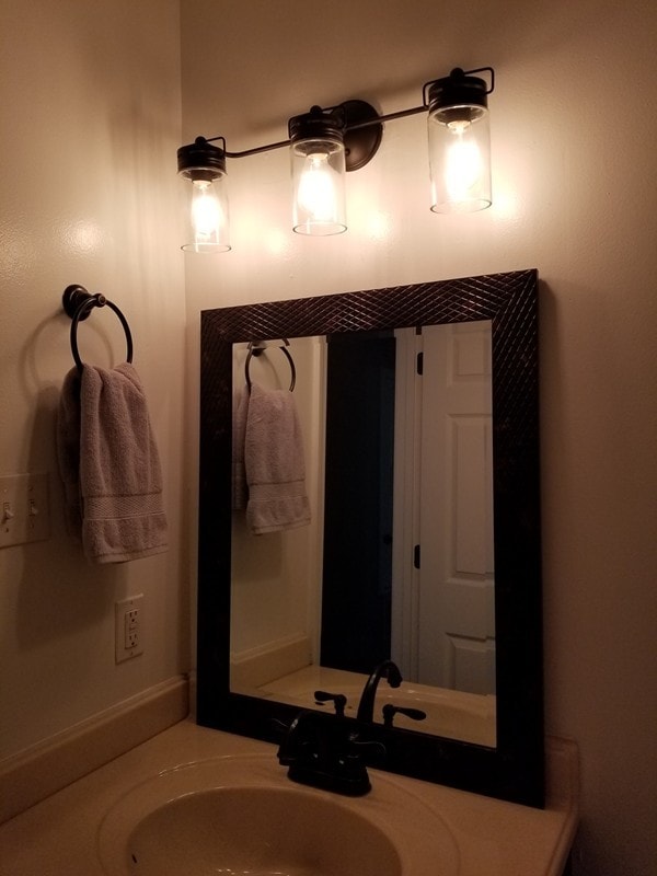 Building Photo - 2000 Ridgewood Dr